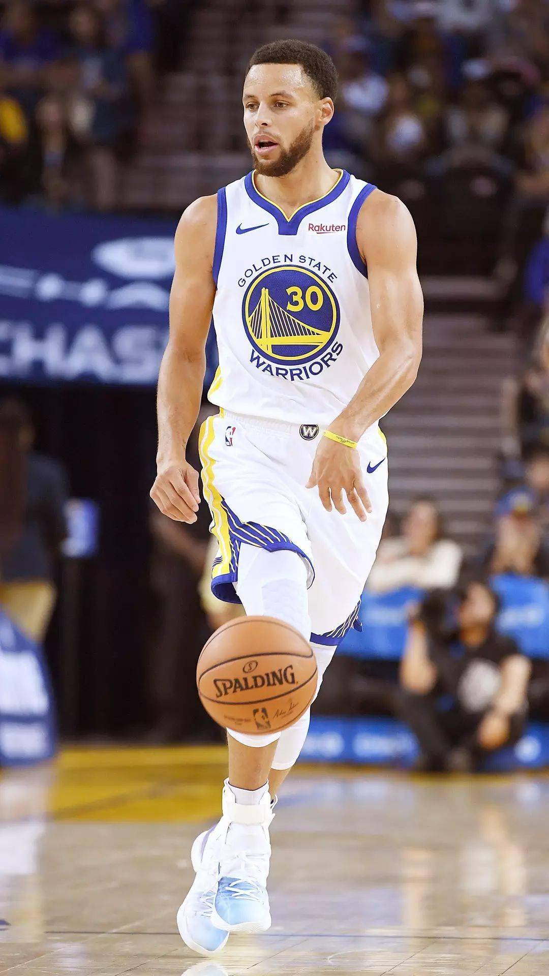 友什琴斯尼 友什琴斯尼