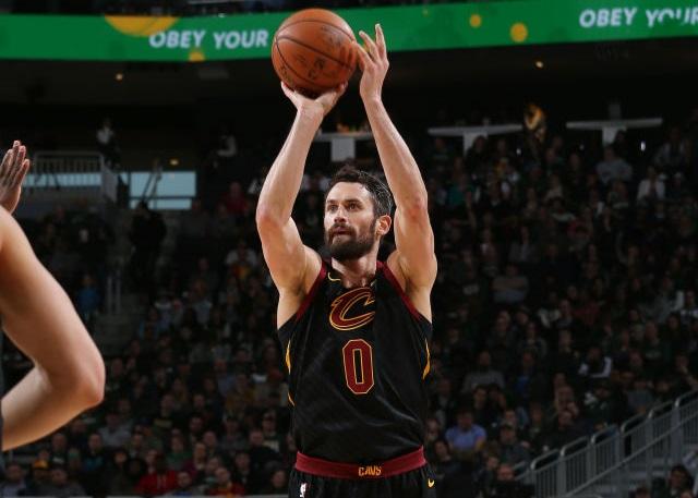 东契奇因膝 东契奇因膝